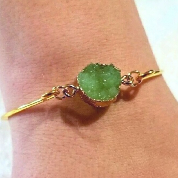 🆕️Gorgeous Sparkly Green Druzy Bracelet - Picture 4 of 4